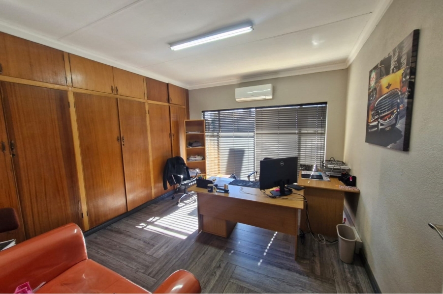 Commercial Property for Sale in Wilkoppies North West
